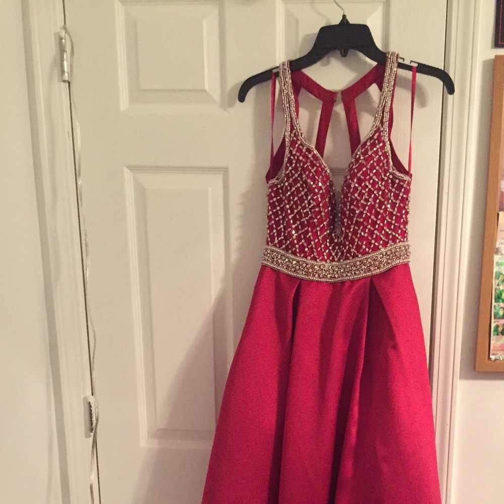Red ball gown prom dress - Picture 2 of 5